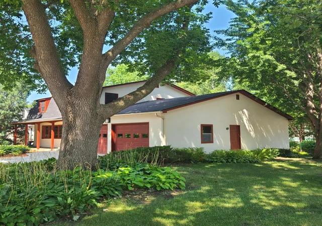 Photo 2 of Single family home for sale at 720 Highland Ave, Northfield, MN 55057 | MLS# 7117196 | Listing updated on 2026-09-02