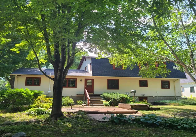 Photo 4 of Single family home for sale at 720 Highland Ave, Northfield, MN 55057 | MLS# 7117196 | Listing updated on 2026-10-06