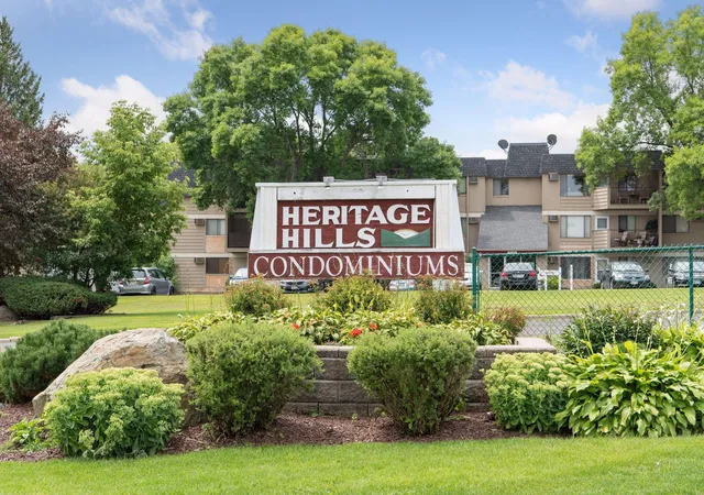 Listing Photo 2 - Condo for sale in building located at 4009 Heritage Hls Dr, Bloomington, MN 55437 - Unit #207