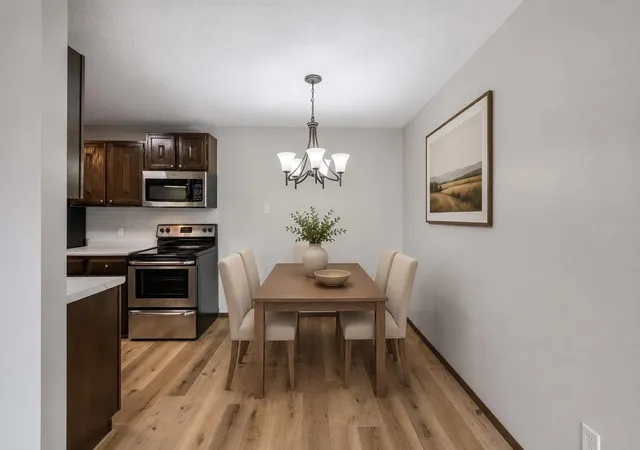Listing Photo 5 - Condo for sale in building located at 4009 Heritage Hls Dr, Bloomington, MN 55437 - Unit #207