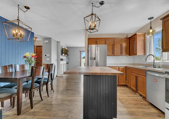 Photo 3 of Sale Pending at 1070 Voyageur St, Saint Cloud, MN 56303 | MLS# 7117210 | Listing updated on 2026-09-29