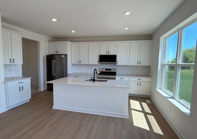 4th image of 11587 72Nd St Ne, Albertville, MN 55301 | MLS# 7117217