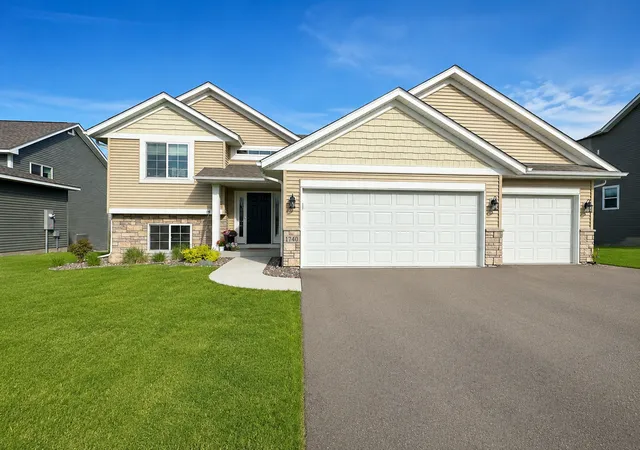 1st image of 1740 Spruce St, Farmington, MN 55024 | MLS# 7117228
