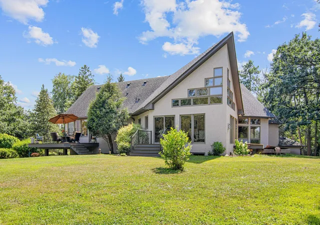 Photo 4 of Single family home for sale at 6300 Rolling Hills Dr, Saint Paul, MN 55110 | MLS# 7117234 | Listing updated on 2026-10-08