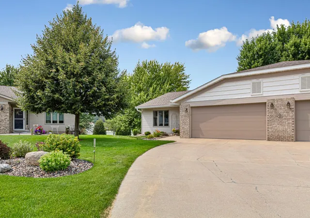 3rd image of 170 Autumn Pl Ne, Owatonna, MN 55060 | MLS# 7117239