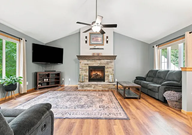 Photo 1 of Single family home for sale at 1007 3rd Avenue Nw, Buffalo, MN 55313 | MLS# 7117245 | Listing updated on 2026-10-20