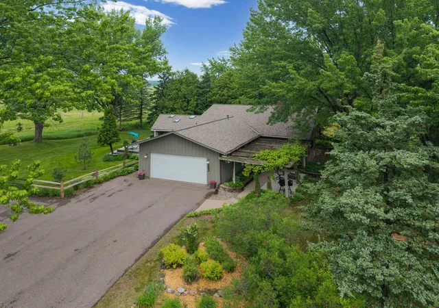 2nd image of 282 Croixview Dr S, Afton, MN 55001 | MLS# 7117263