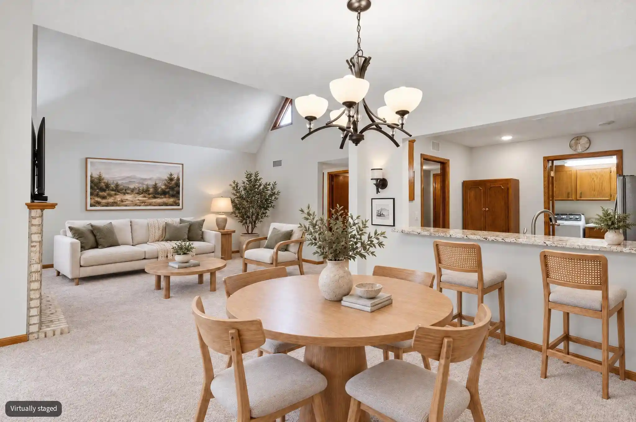 Listing Photo 1 - Condo for sale in 6100 Auto Clb Rd located at 6100 Auto Clb Rd, Bloomington, MN 55438 - Unit #305