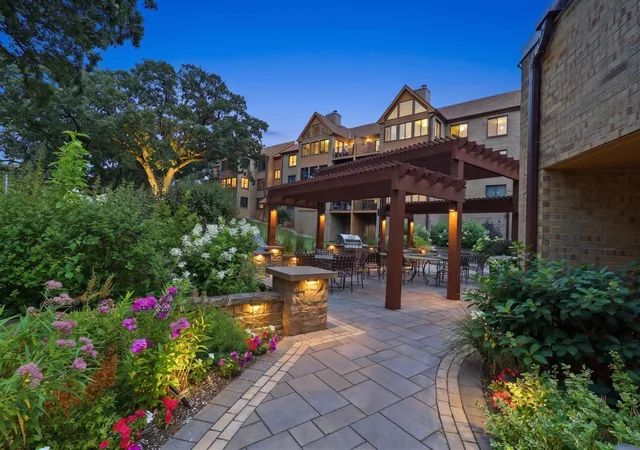 Photo 2 of Condo for sale at 6100 Auto Clb Rd #305, Minneapolis, MN 55438 | MLS# 7117264 | Listing updated on 2026-09-22
