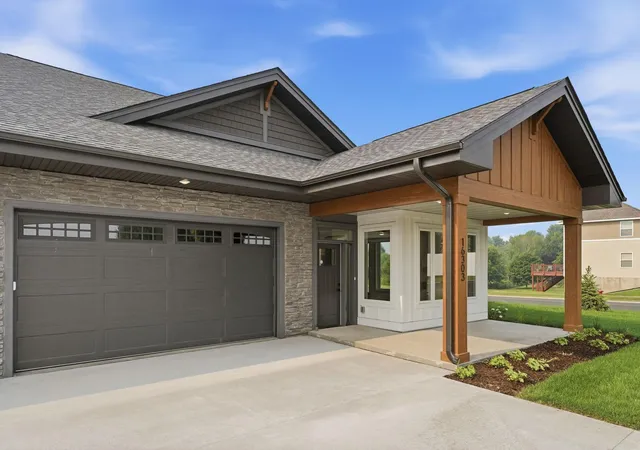 2nd image of 16309 Esprit Ct, Lakeville, MN 55044 | MLS# 7117285