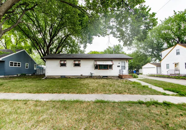 Photo 1 of Single family home for sale at 1011 College St N, Fargo, ND 58102 | MLS# 7117334 | Listing updated on 2026-08-20