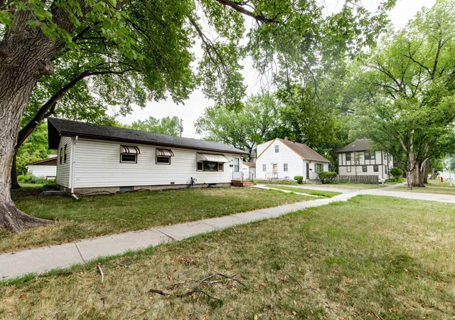 Photo 3 of Single family home for sale at 1011 College St N, Fargo, ND 58102 | MLS# 7117334 | Listing updated on 2026-08-20