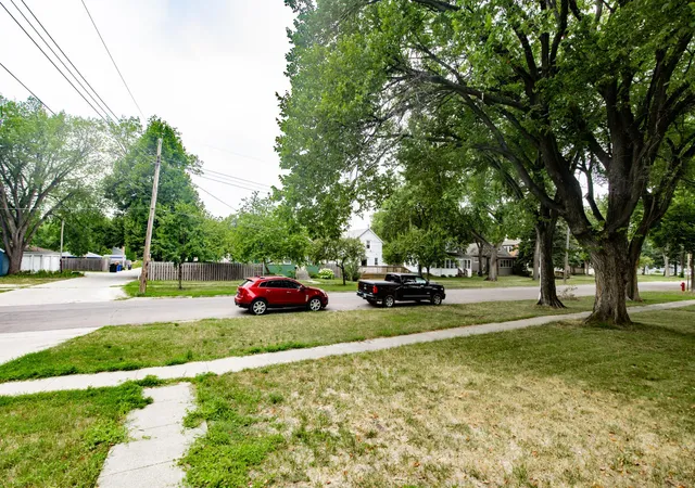 Photo 3 of Single family home for sale at 1011 College St N, Fargo, ND 58102 | MLS# 7117334 | Listing updated on 2026-08-20