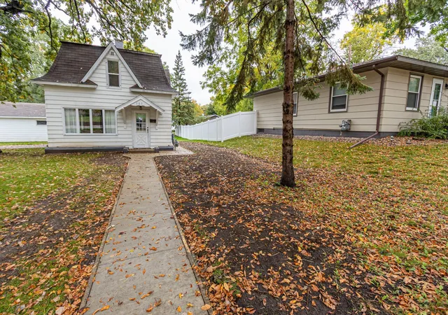 Photo 2 of Single family home for sale at 505 8th Avenue E, Alexandria, MN 56308 | MLS# 7117337 | Listing updated on 2026-09-30