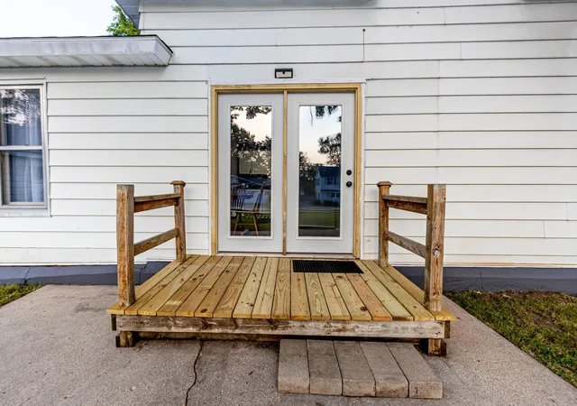Photo 3 of Single family home for sale at 505 8th Avenue E, Alexandria, MN 56308 | MLS# 7117337 | Listing updated on 2026-09-30