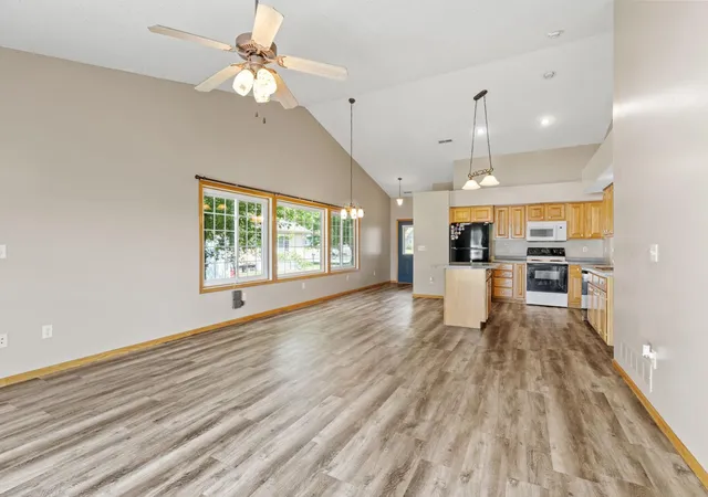 4th image of 535 Meadows Dr, Hammond, WI 54015 | MLS# 7117364