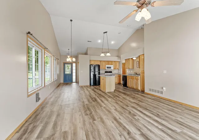5th image of 535 Meadows Dr, Hammond, WI 54015 | MLS# 7117364