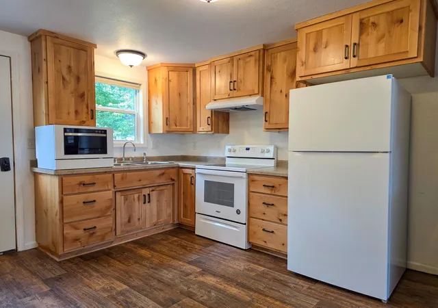 Photo 3 of Single family home for sale at 810 5th Avenue SE, Little Falls, MN 56345 | MLS# 7117378 | Listing updated on 2026-09-22