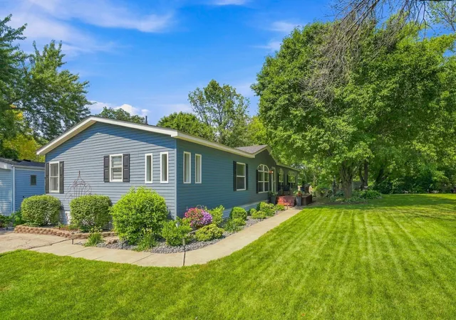 Photo 2 of Sale Pending at 74 Riverside Ter, Watertown, MN 55388 | MLS# 7117381 | Listing updated on 2026-09-17