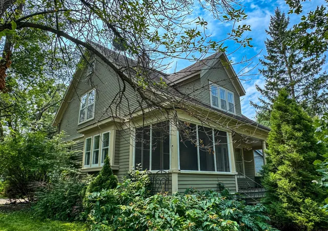 2nd image of 327 E Pearl St, Owatonna, MN 55060 | MLS# 7117388