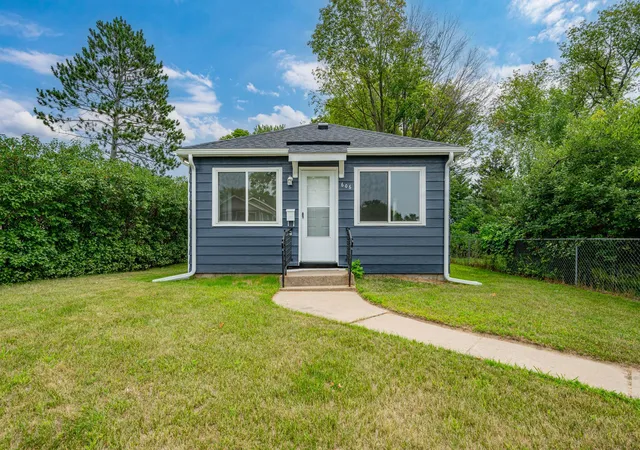 3rd image of 606 Nw 7Th Ave, Grand Rapids, MN 55744 | MLS# 7117396