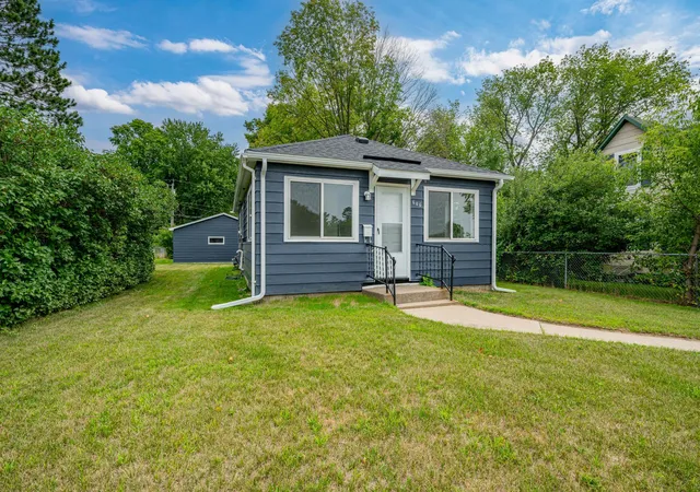 4th image of 606 Nw 7Th Ave, Grand Rapids, MN 55744 | MLS# 7117396
