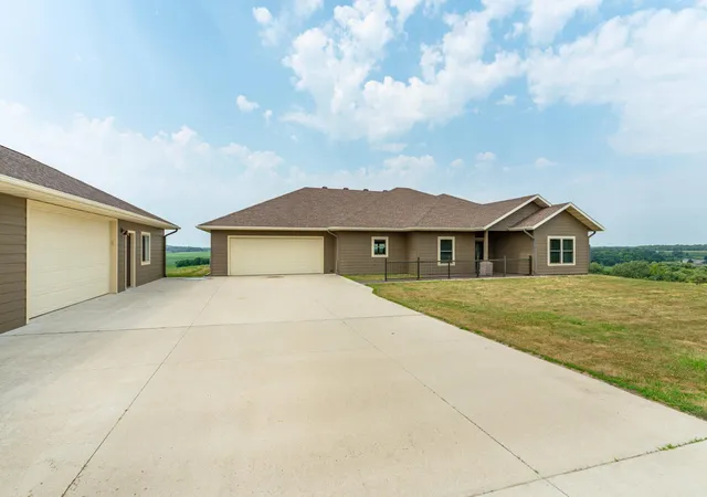 2nd image of 20733 E Dane Prairie Rd, Fergus Falls, MN 56537 | MLS# 7117400