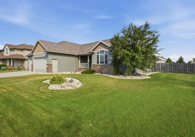 2nd image of 4219 50th Ave S, Fargo, ND 58104 | MLS# 7117449