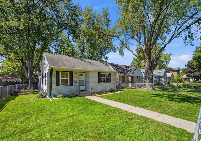 Photo 3 of Sale Pending at 5732 41st Avenue S, Minneapolis, MN 55417 | MLS# 7117467 | Listing updated on 2026-09-04