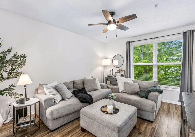 2nd image of 3117 Clover Ridge Dr, Chaska, MN 55318 | MLS# 7117469