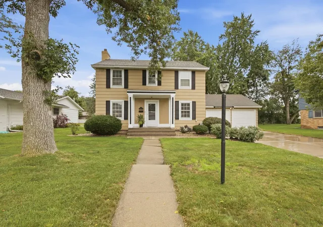 Photo 2 of Single family home for sale at 1104 23rd Avenue N, Saint Cloud, MN 56303 | MLS# 7117471 | Listing updated on 2026-10-05