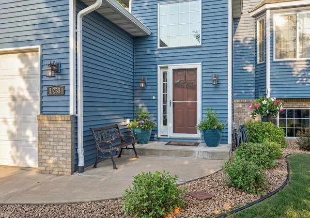 3rd image of 1233 Irvine Dr, Hanover, MN 55341 | MLS# 7117480