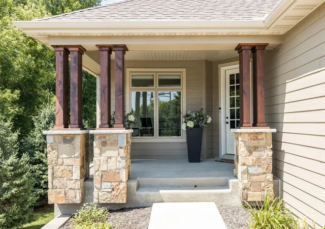 Photo 3 of Townhouse for sale at 2529 Condon Ct, Saint Paul, MN 55120 | MLS# 7117489 | Listing updated on 2026-09-14