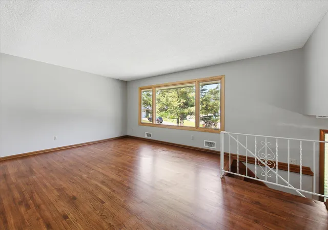 Photo 3 of Sale Pending at 1277 Imperial Ln, Saint Paul, MN 55112 | MLS# 7117492 | Listing updated on 2026-10-02