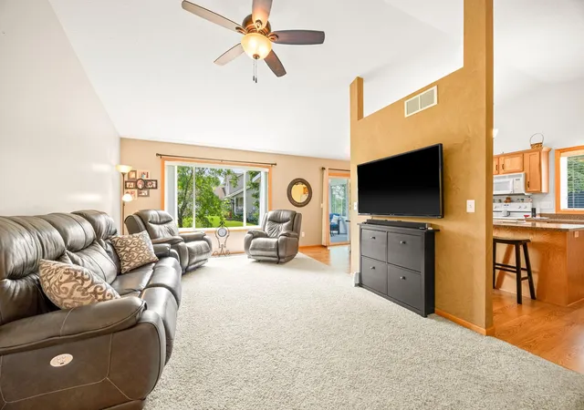 3rd image of 221 Douglas Dr, Waverly, MN 55390 | MLS# 7117505