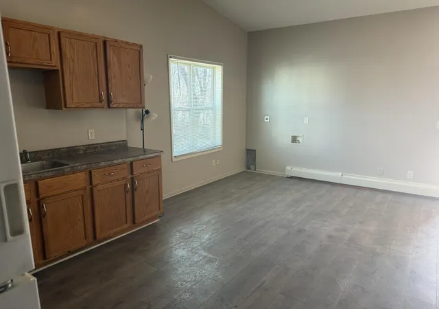 4th image of 1204 E 7Th St, Saint Paul, MN 55106 | MLS# 7117510