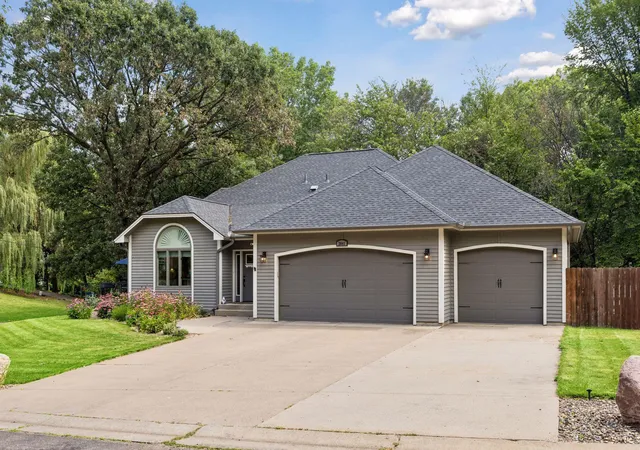 4th image of 2041 Oakridge St, Saint Paul, MN 55119 | MLS# 7117527