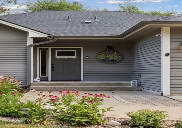 5th image of 2041 Oakridge St, Saint Paul, MN 55119 | MLS# 7117527