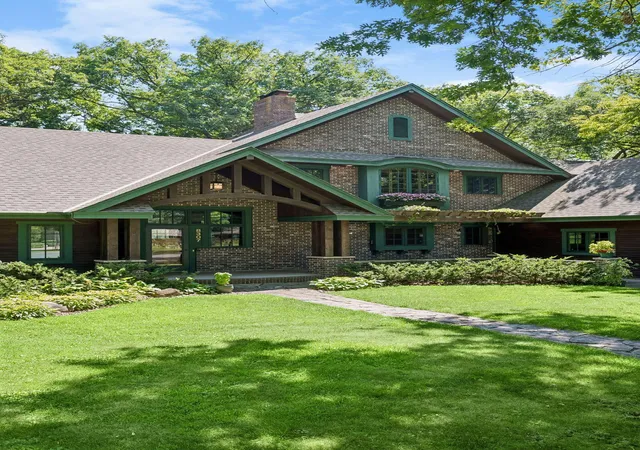 Photo 2 of Sale Pending at 8307 Oakmere Rd, Minneapolis, MN 55438 | MLS# 7117528 | Listing updated on 2026-08-15