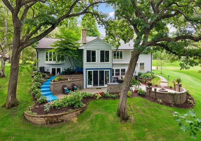 Photo 2 of Sale Pending at 129 Teresa Dr, Saint Paul, MN 55118 | MLS# 7117553 | Listing updated on 2026-08-16