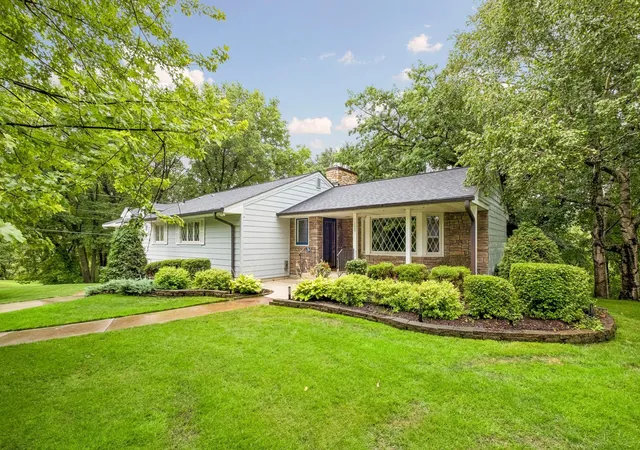 Photo 4 of Sale Pending at 129 Teresa Dr, Saint Paul, MN 55118 | MLS# 7117553 | Listing updated on 2026-08-16