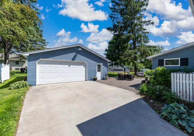 Photo 3 of Single family home for sale at 210 W Summit Ave, Ellsworth, WI 54011 | MLS# 7117572 | Listing updated on 2026-08-02