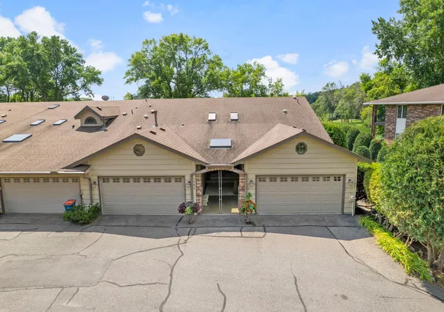 Photo 2 of Sale Pending at 1297 Black Oaks Ct N, Minneapolis, MN 55447 | MLS# 7117575 | Listing updated on 2026-10-07