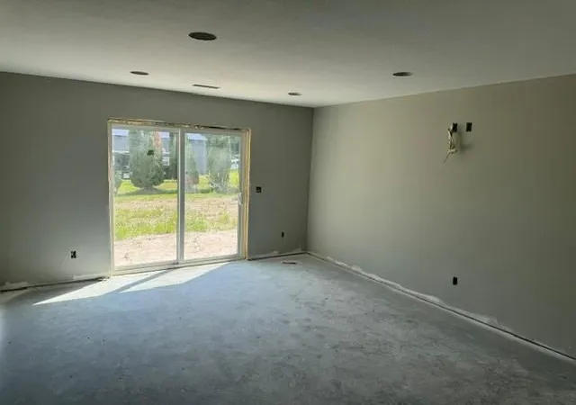 Photo 2 of Townhouse for sale at 810 Texas Ave Nw, Hutchinson, MN 55350 | MLS# 7117593 | Listing updated on 2026-07-29
