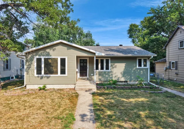 Photo 1 of Sale Pending at 326 11th Street N, Breckenridge, MN 56520 | MLS# 7117597 | Listing updated on 2026-09-23