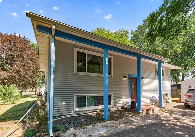 Photo 1 of Single family home for sale at 2280 Shryer Ave E, Saint Paul, MN 55109 | MLS# 7117603 | Listing updated on 2026-08-10