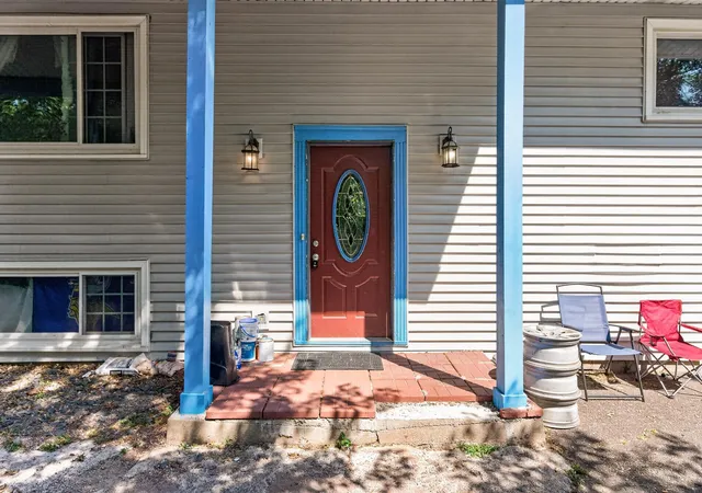 Photo 2 of Single family home for sale at 2280 Shryer Ave E, Saint Paul, MN 55109 | MLS# 7117603 | Listing updated on 2026-08-10