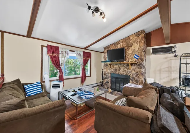 Photo 3 of Single family home for sale at 2280 Shryer Ave E, Saint Paul, MN 55109 | MLS# 7117603 | Listing updated on 2026-08-10