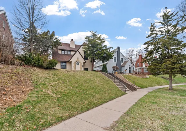 Photo 3 of Sale Pending at 2790 Dean Pkwy, Minneapolis, MN 55416 | MLS# 7117604 | Listing updated on 2026-09-17