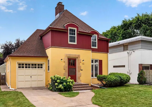 Photo 2 of Single family home for sale at 1546 8th Street S, Fargo, ND 58103 | MLS# 7117609 | Listing updated on 2026-09-07